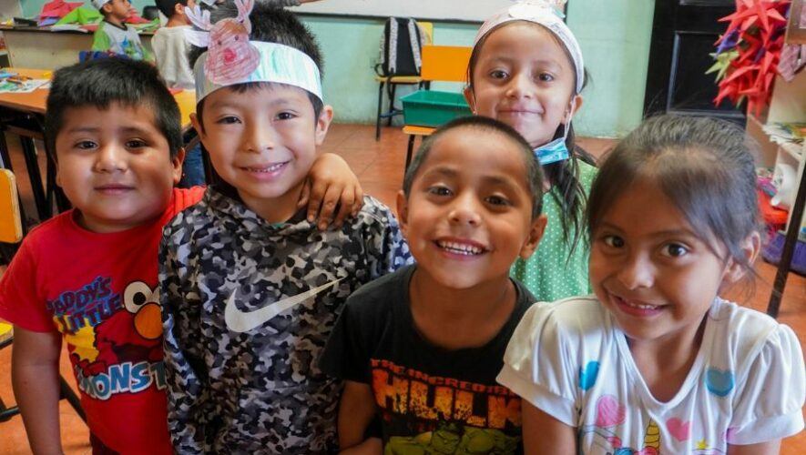 Fundacion-Educando-a-los-Ninos-busca-padrinos-para-los-ninos-de-preparatoria-en-Jocotenango-885x500